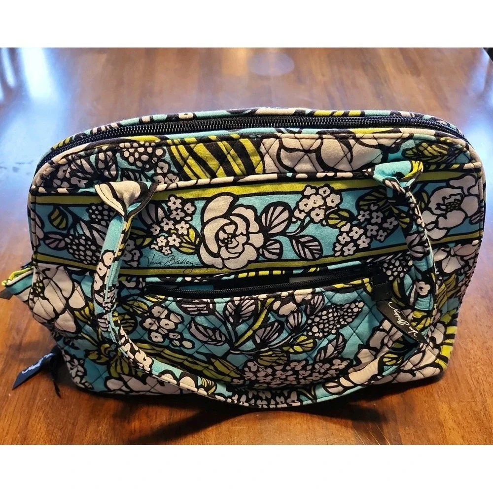 Vera Bradley Island Blooms bowler bag Quilted. floral pattern. EUC